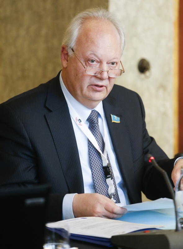 PNND Council Member Viktor Rogalev am Wort