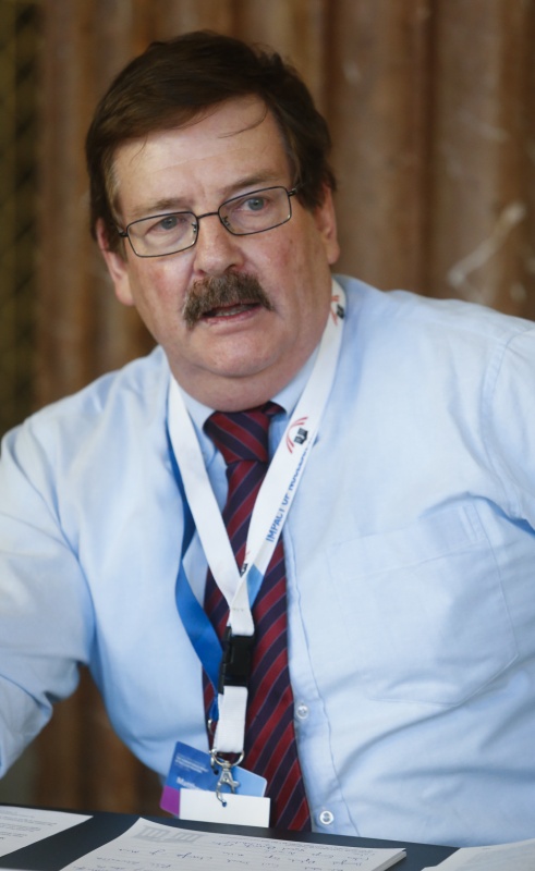 Former New Zealand Minister for Disarmament Matt Robson am Wort