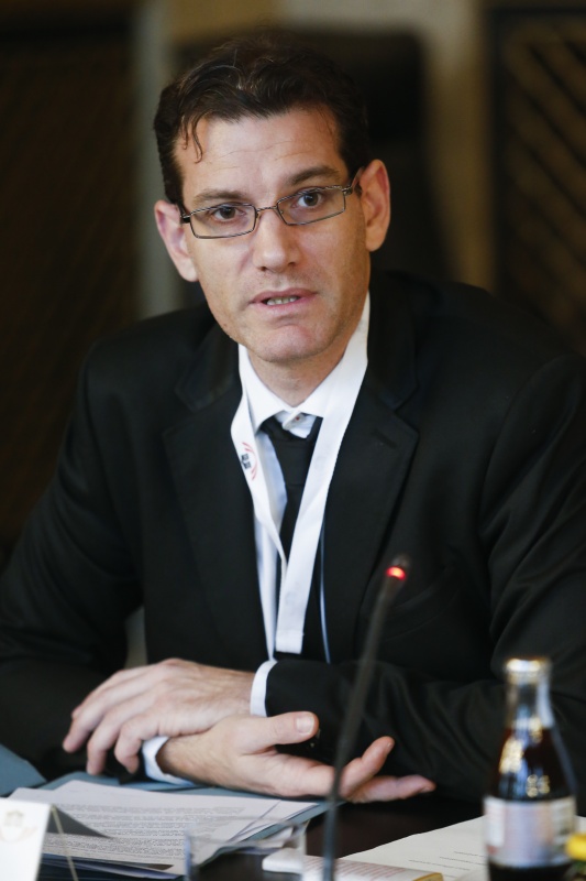 PNND France Coordinator Jean-Marie Collin am Wort