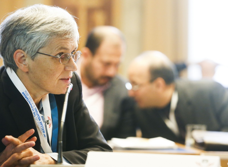 Veranstaltungsteilnehmerin am Wort