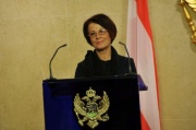 Bundesratspräsidentin Ana Blatnik (S) am Rednerpult