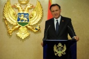 Präsident des Parlaments von Montenegro Ranko Krivokapić am Rednerpult