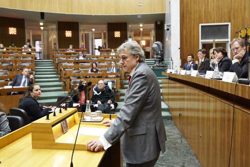 Gesundheitsministerium Gerhard Aigner am Wort