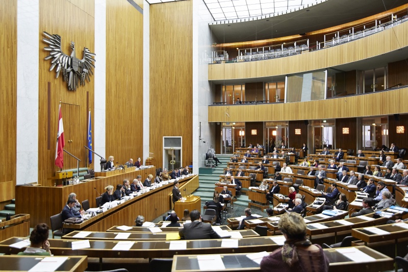 Blick in Richtung VeranstaltungsteilnehmerInnen. Österreichisches Bundesinsitut für Gesundheitswesen Eva-Maria Kernstock am Rednerpult