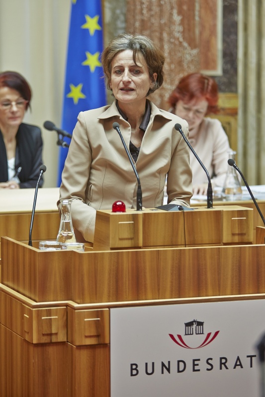 ÖBB Holding Traude Kogoj am Rednerpult