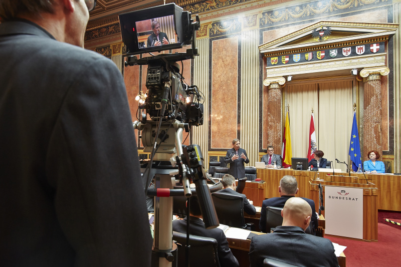 EU-Kommissar Johannes Hahn während seiner Rede vor dem Bundesrat