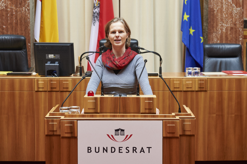 Bundesrätin Daniela Gruber-Pruner (S) am Rednerpult