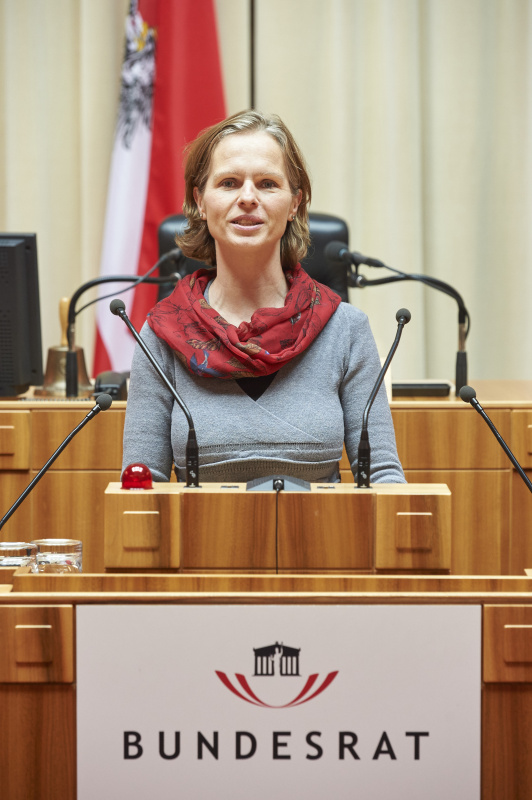 Bundesrätin Daniela Gruber-Pruner (S) am Rednerpult