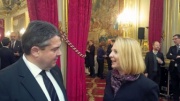 v.re.: Nationalratspräsidentin Doris Bures (S) im Gespräch mit dem SPD-Parteivorsitzenden Bundesminister für Wirtschaft und Energie Sigmar Gabriel
