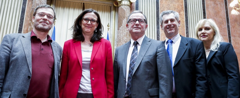 v.li. Nationalratsabgeordneter Wolfgang Pirklhuber (G), EU-Handelskommissarin Cecilia Malmström, Zweiter Nationalratspräsident Karlheinz Kopf (V), Bundesrat Martin Preineder (V) und Nationalratsabgeordnete Angelika Winzig (V)