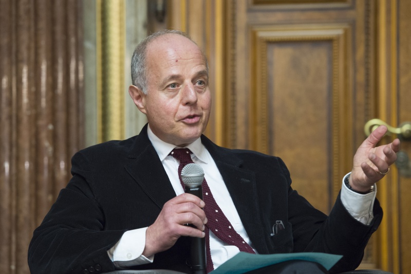 Präsident des Verwaltungsgerichtshofes a.D.; Inhaber der Hans Kelsen Professur am Institut für Rechtsphilosophie, Kultur- und Religionsrecht, Universität Wien Clemens Jabloner