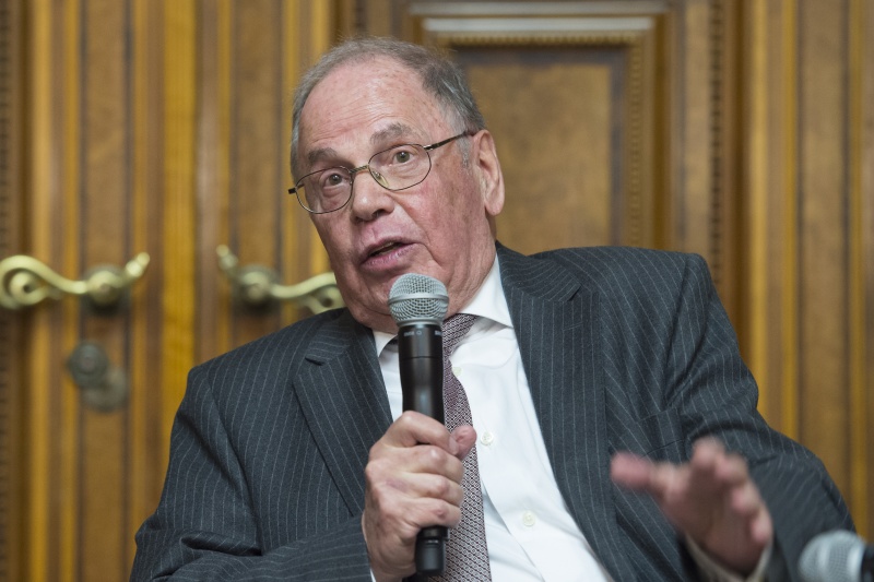 Moderator und Autor, Institut für Staats- und Verwaltungsrecht, Universität Wien Theo Öhlinger am Wort