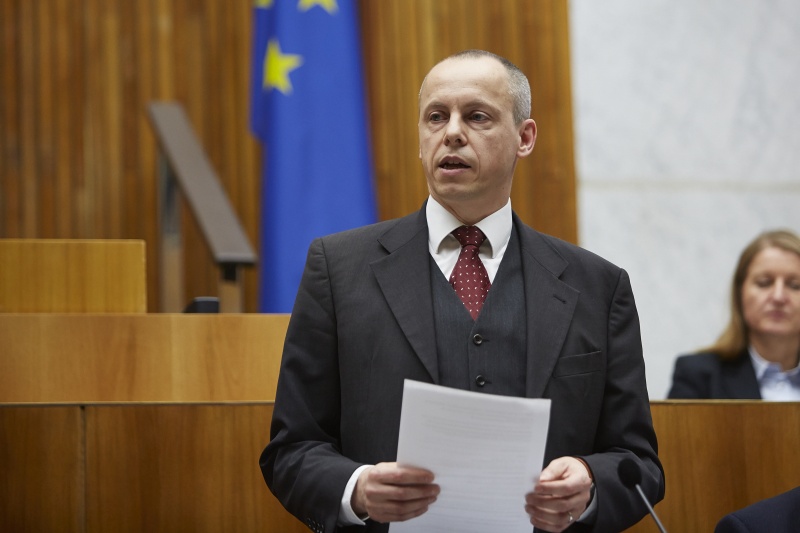 MMag.Dr. Florian Oppitz bei seinem Einleitungsreferat