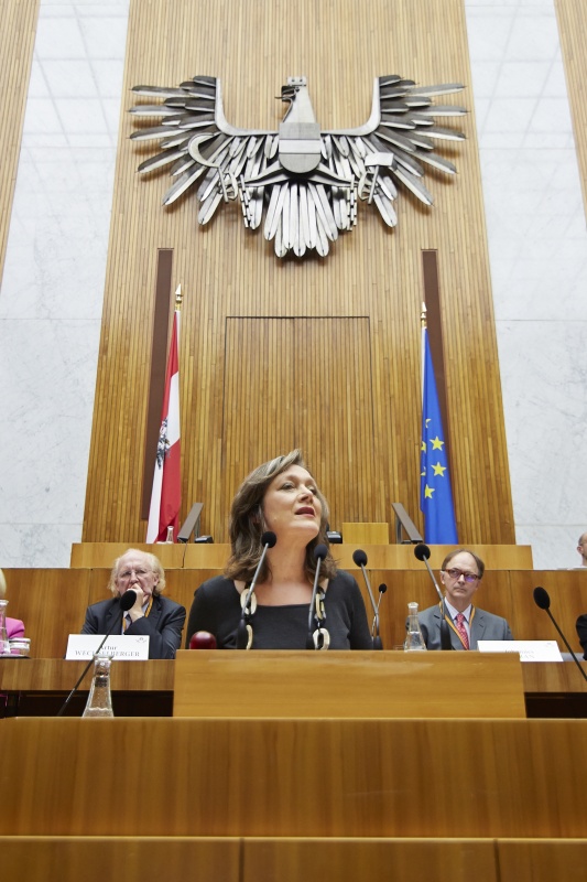 Wiener Patientenanwaeltin Sigrid Pilz am Rednerpult