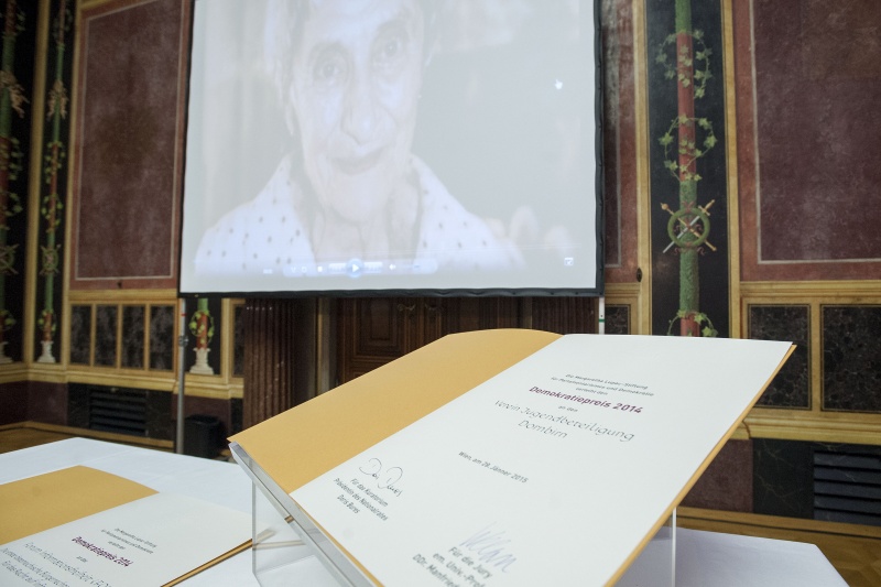 Urkunden Demokratiepreis 2014