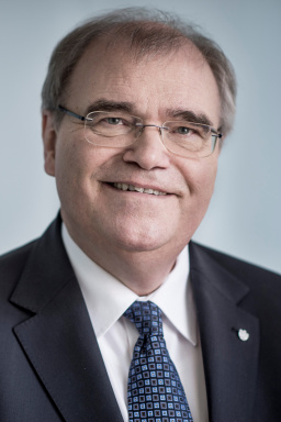 Portraitfoto von Dr. Wolfgang Brandstetter