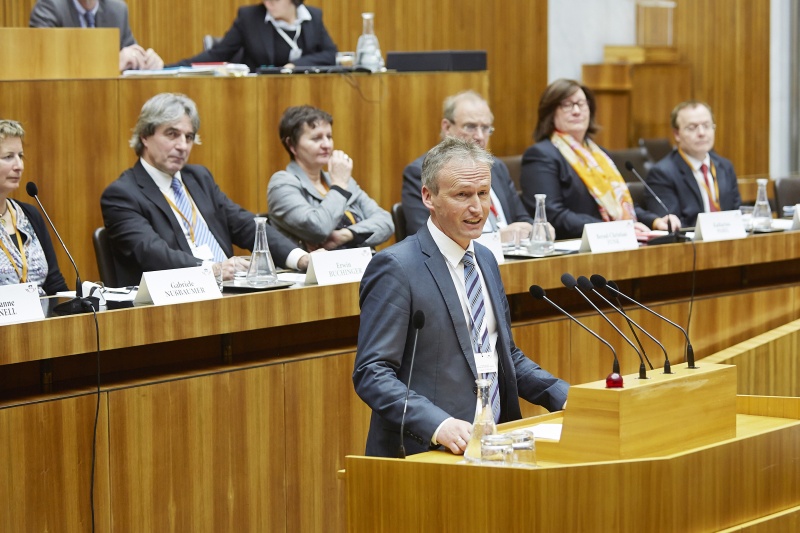 Tiroler Hospiz-Gemeinschaft Werner Mühlböck am Rednerpult