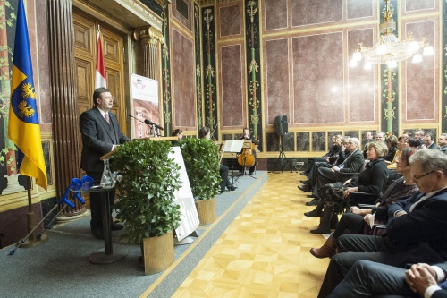 Niederösterreichischer Landtagspräsident Hans Penz (V) bei seiner Begrüßung