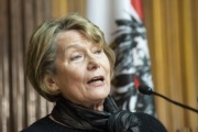 Bundesratspräsidentin Sonja Zwazl (V) bei ihrer Begrüßung