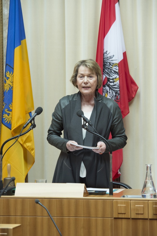 Bundesratspräsidentin Sonja Zwazl (V) bei ihrer Antrittsrede am Präsidium