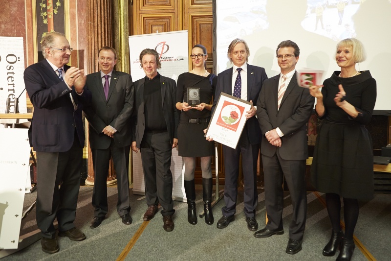 Preisträger Senioren-Rose Bild - Heinz Henninger (3.v.li.) und das Redaktionsteam von Auto Touring sowie Moderatorin Heilwig Pfanzelter (re)