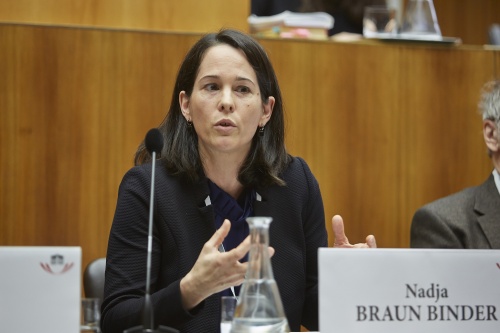 Deutsches Forschungsinstitut für öffentliche Verwaltung in Speyer Nadja Braun-Binder bei ihrem Referat