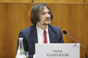 Politikwissenschaftler Stefan Vospernik bei seinem Referat