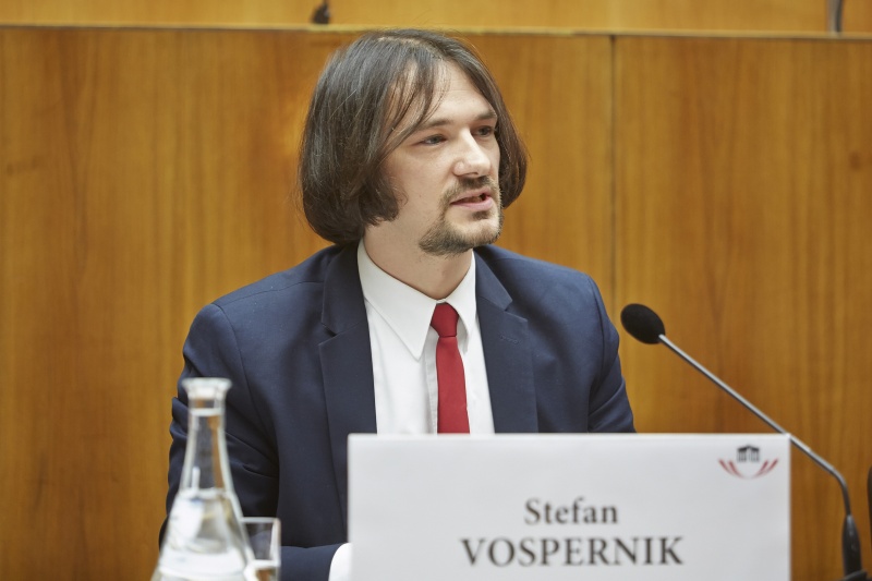 Politikwissenschaftler Stefan Vospernik bei seinem Referat