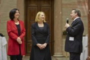 v.li.: Nationalratsabgeordnete Christine Muttonen (S), Nationalratspräsidentin Doris Bures (S) und OSZE Präsident Ilkka Kanerva bei der Begrüßung