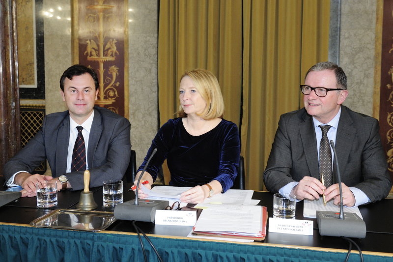 Am Präsidium v.li.: Dritter Nationalratspräsident Norbert Hofer (F), Nationalratspräsidentin Doris Bures (S) und Zweiter Nationalratspräsident Karlheinz Kopf (V)