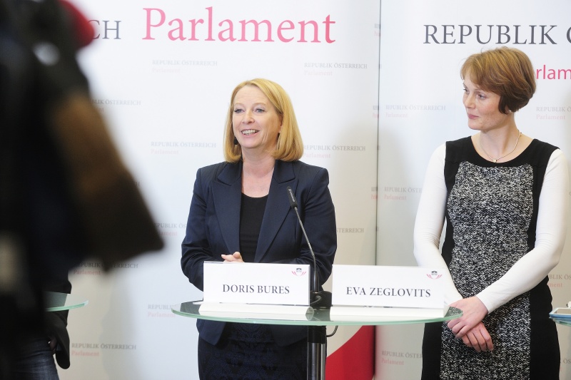 v.li.: Nationalratspräsidentin Doris Bures (S) und Universität Wien IFES Eva Zeglovits