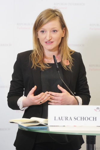 Vorsitzende Bundesjugendvertretung Laura Schoch am Wort