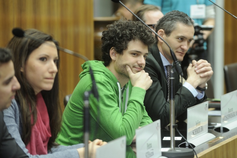 Auf der Regierungsbank die Nationalratsabgeordneten v.li.: Petra Steger (F), Julian Schmid (G), Rouven Ertlschweiger (T) und Josef Schellhorn (N)