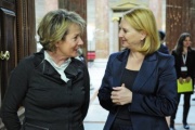 v.li.: Bundesratspräsidentin Sonja Zwazl (V) und Nationalratspräsidentin Doris Bures (S) im Gespräch
