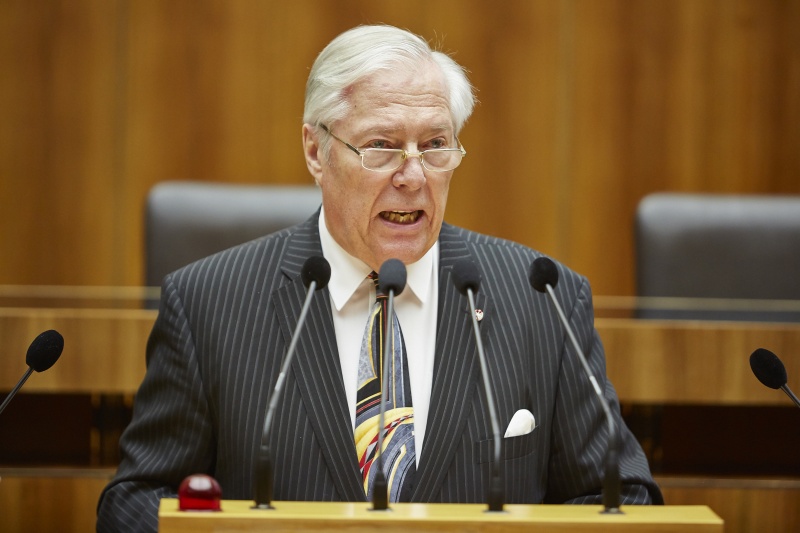 Vertreter der organisierten Zivilgesellschaft Präsident Auslandsösterreicher-Weltbund Gustav Chlestil am Rednerpult