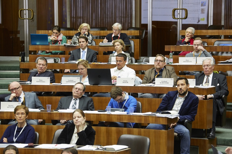 Blick in Richtung Vertreterinnen und Vertreter der organisierten Zivilgesellschaften und Bürgervertreterinnen und Bürgervertreter