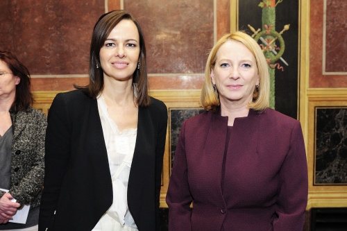 v.re.: Nationalratspräsidentin Doris Bures (S) und Bundesministerin für Familien und Jugend Sophie Karmasin (V)