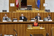 Nationalratsabgeordnete Christiane Brunner (G) am Rednerpult