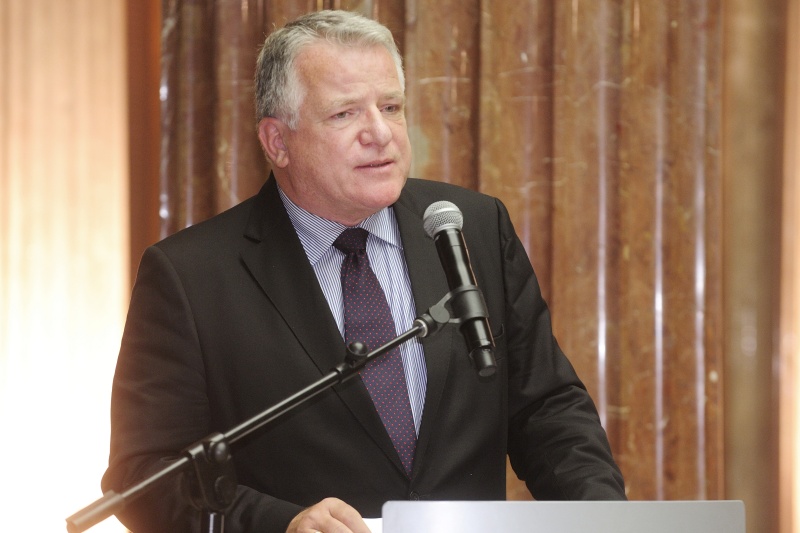 Edition Ausblick Herausgeber Reinhard Deutsch am Wort