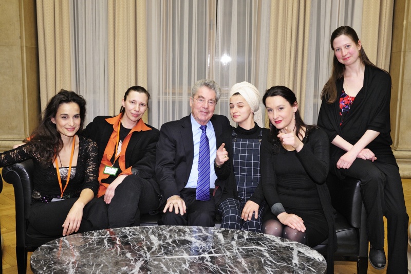 Musikgruppe Madame Baheux mit Bundespräsident Heinz Fischer (Mitte)