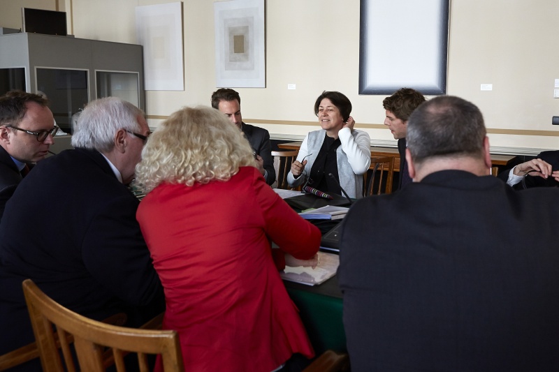 Aussprache. EU Kommissarin Violeta Bulc (Mitte)