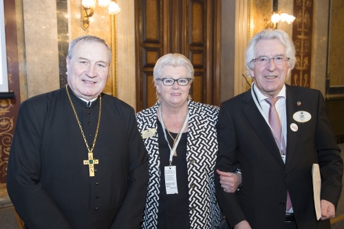 v.li.: Prälat Maximilian Fürnsinn, PDG Christine Musil und Governor Karl Brewi
