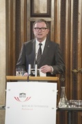 Begrüßung durch den zweiten Nationalratspräsidenten Karlheinz Kopf (V)