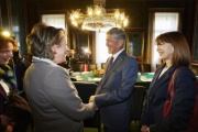 v.li.: Bundesratspräsidentin Sonja Zwazl (V) begrüßt den Staatspräsidenten der Kirgisischen Republik Almasbek Atambajew