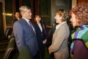 v.re: Bundesratspräsidentin Sonja Zwazl (V) im Gespräch mit dem Staatspräsidenten der Kirgisischen Republik Almasbek Atambajew