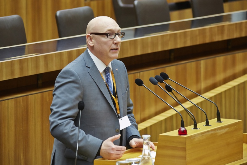 ÖGB Martin Müller am Rednerpult