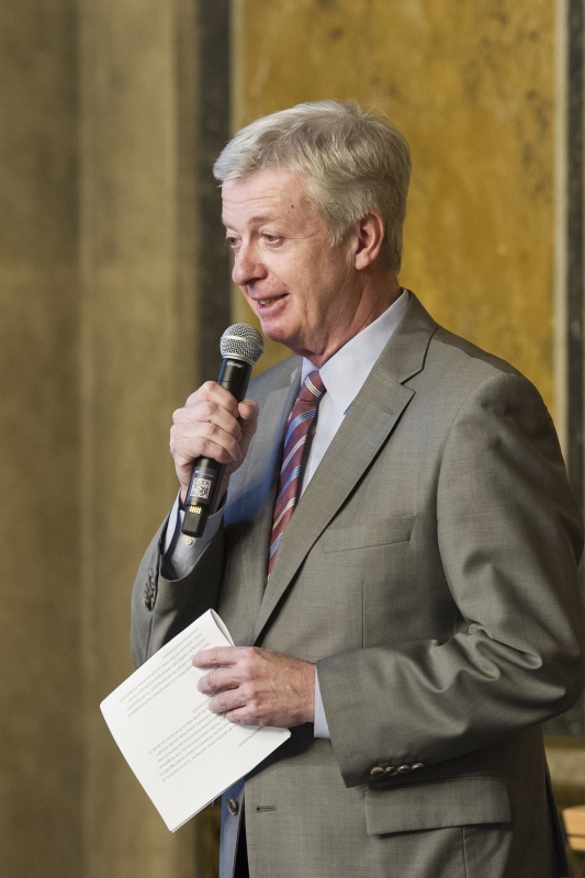 Moderator Roland Adrowitzer