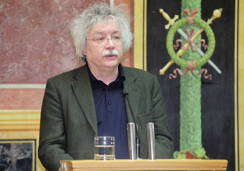 Autor Karl-Markus Gauß am Rednerpult