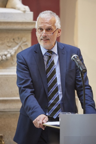 Rechnungshofpräsident und Generalsekretär von INTOSAI Josef Moser am Rednerpult