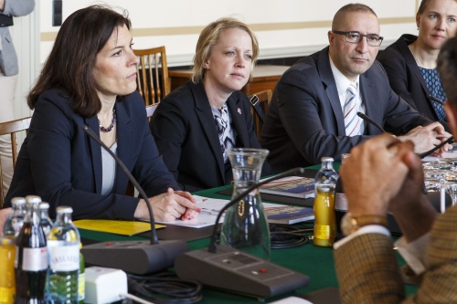 die schwedische Delegation, v.li.: Delegationsleiterin Karin Enström, Maria Andersson Willner, Sekretär Frederik Kirst und Serkan Köse